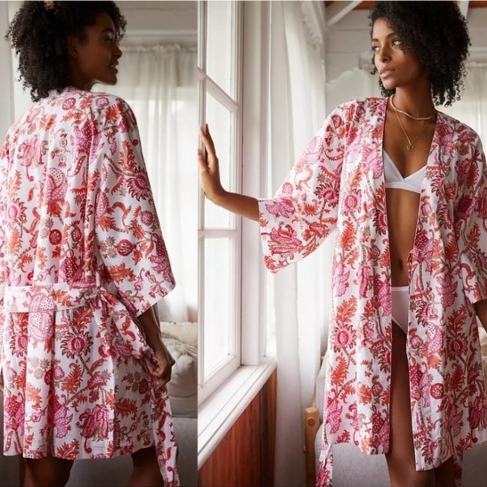 Anthropologie‎ Pink & Coral Floral Kimono Robe